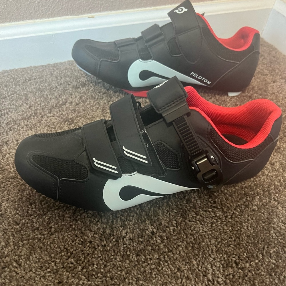 Pelaton bike shoes